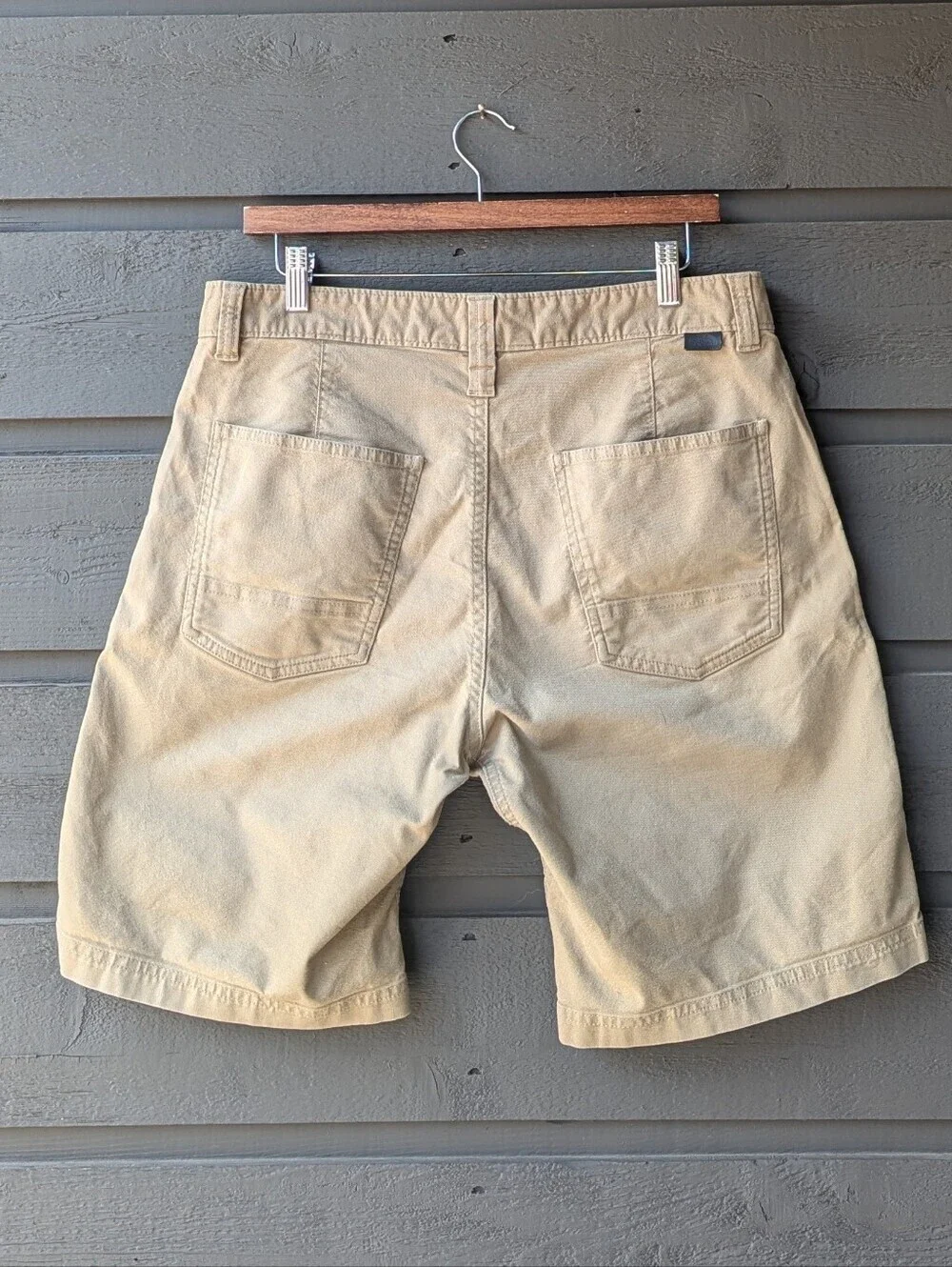 The North Face Men's Khaki Twill Flat-Front Shorts Size 32